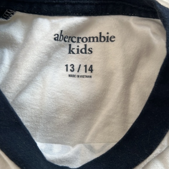 Abercrombie and Fitch long sleeve shirts - Picture 5 of 7